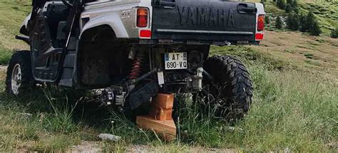 how to jack up a skid steer with bottle jack|How to Jack Up a UTV: In a Garage or Out on the Trails.